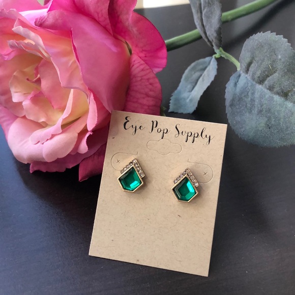 Jewelry - SOLD!! Green Stone Stud Earrings